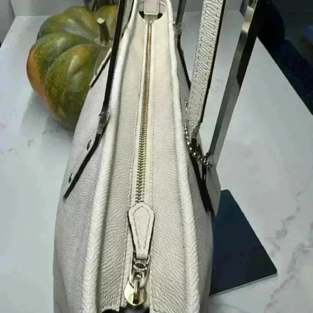 Coach City Zip Tote Shoulder Bag Chalk Cross Grain Leather F58846 - Picture 6 of 16
